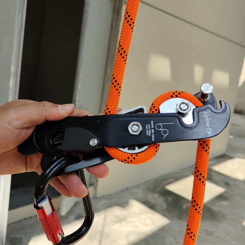 Outdoor Power Grab - 180kg耐荷重プロ仕様ロッククライミングディセンダー、セルフブレーキ式ストップロープクランプグラブ（救助用）、アウトドアラペリングアクセサリー